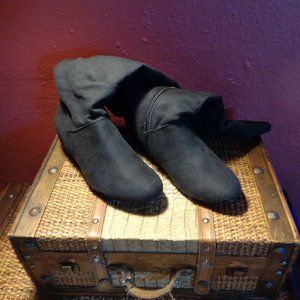 Caley, mid knee, zip up black suede flat boots, 7.5, new